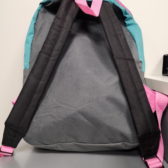 Backpack - Picture 4 of 8